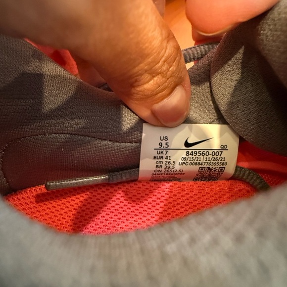 Nike
Air Max 2017 "Pure Platinum/White-Cool Grey" sneakers - Picture 7 of 8